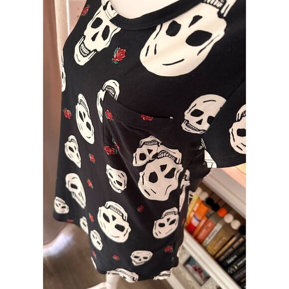Skull  & Roses Top Womens Size  XXL - Picture 2 of 5